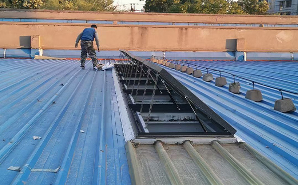 某区域性物流仓储中心咸阳排烟窗系统安装项目