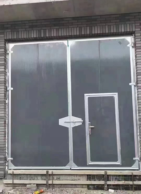 咸阳工业平开门在大型设备制造车间的应用实例