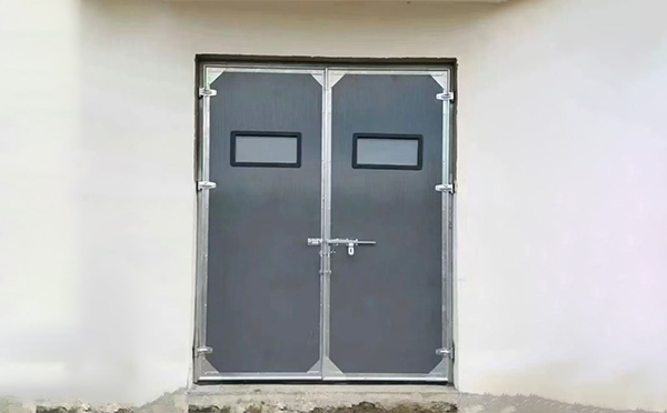 咸阳工业门在高温作业区域的运行表现